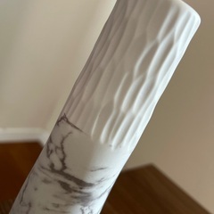 コンランショップ　美品　花瓶　花器　インテリア　フラワーベース　大理石調　スリム　の画像