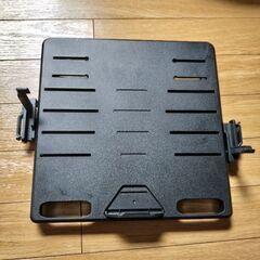 モニターアーム・スタンドのノートpcおき場