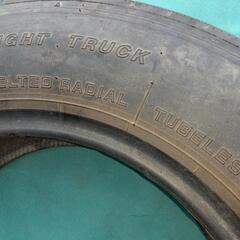 終了御礼　④ばっ！差し上げます！ファルケントラックタイヤ！2本セット！175/80-15の画像