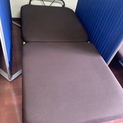 中古　折りたたみベッドの画像