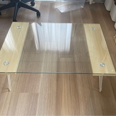 ガラス 折りたたみテーブルの画像