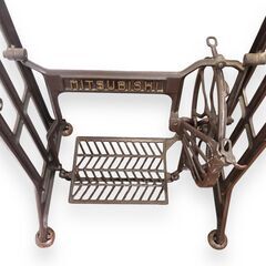 24Y603 ジ MITSUBISHI 三菱 足踏み ミシン台 レトロ アンティーク ミシン脚 中古品の画像
