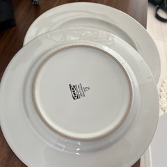 美品‼️IKEAお皿2枚の画像