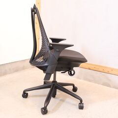 HermanMiller(ハーマンミラー)よりSayl Chair(セイルチェア)です！自然な姿勢を保つようにサポートするサスペンションバックにより、長時間のオフィスワークでも活躍するデスクチェア♪の画像