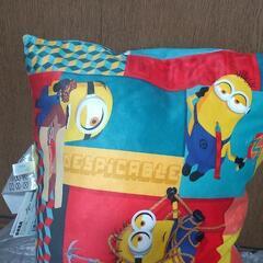 ミニオンクッションの画像