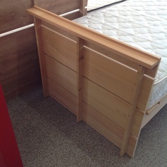 「ジモティー見た」で5％OFF！【シングルベッド】シングルベッド  マットレス付き :ナチュラルの画像