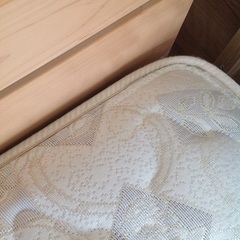 「ジモティー見た」で5％OFF！【シングルベッド】シングルベッド  マットレス付き :ナチュラルの画像