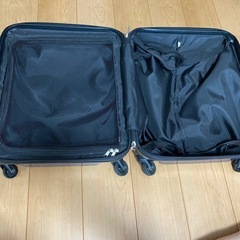 ACEスーツケース　※車輪の一部が破損の画像