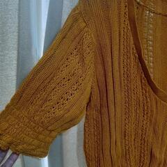 ZARA カラシ色ニットトップスの画像