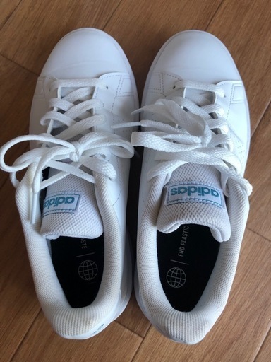 adidas スニーカー　23cm