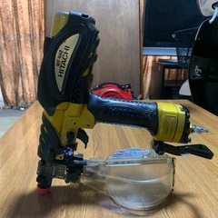 日立高圧ビス打機WF4H2