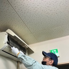 【未経験者大歓迎】夜間のエアコンフィルター交換作業の画像