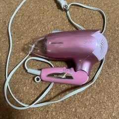 ヘアドライヤーの画像
