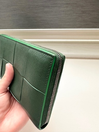 美品❗️ボッデガベネタ カセットジップアラウンド長財布 グリーン
