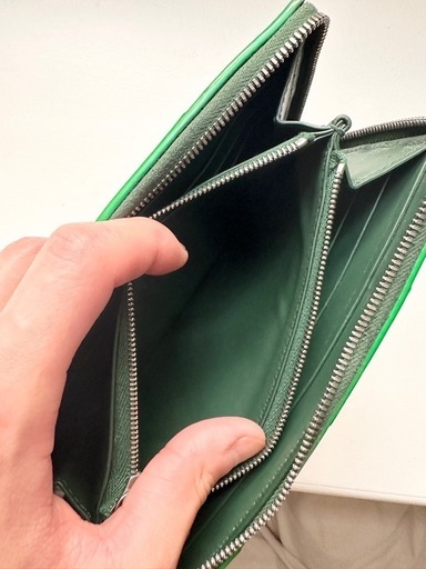 美品❗️ボッデガベネタ カセットジップアラウンド長財布 グリーン
