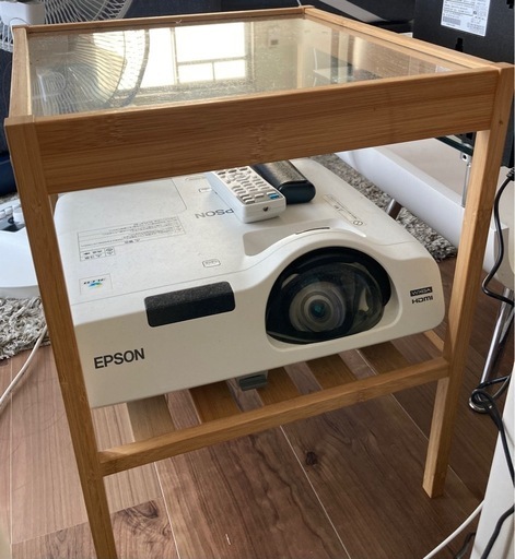 お値下げしました！IKEAのサイドテーブル付き！プロジェクター