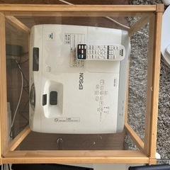 お値下げしました！IKEAのサイドテーブル付き！プロジェクターの画像