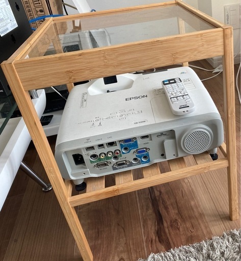 お値下げしました！IKEAのサイドテーブル付き！プロジェクター