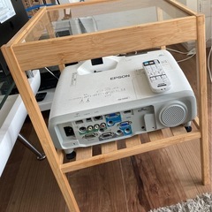 お値下げしました！IKEAのサイドテーブル付き！プロジェクターの画像