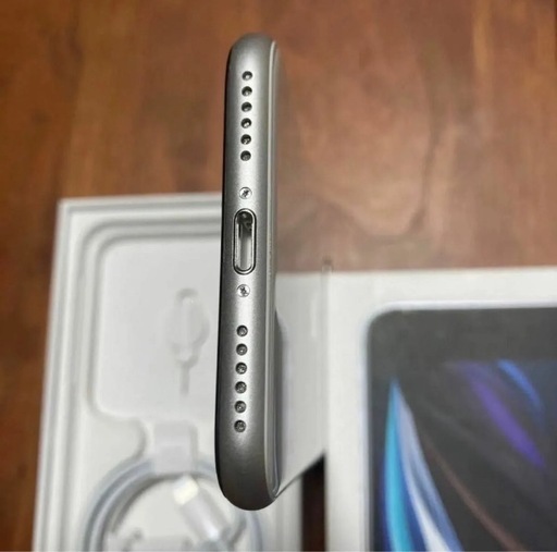 極美品】iPhone SE 第2世代 64GB ホワイト SIMフリー バッテリー94% 人気