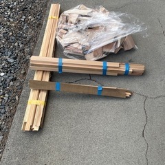 焚き付けに最適 杉の端材の画像