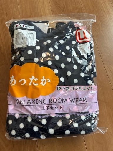 【新品未使用】レディース　サイズLL パジャマ　ドット柄