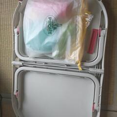 折り畳みミニローテーブルと食器セットの画像