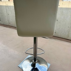 【2個まとめて500円】カウンターチェアの画像