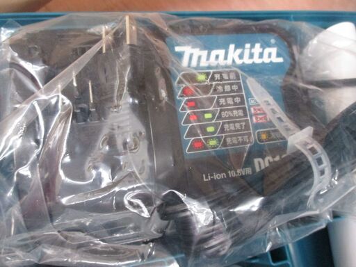 マキタ makita TD110DSHK インパクトドライバ 中古美品 バッテリ10.8V 1.5Ah二個/充電器/説明書付き 【ハン