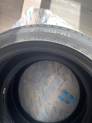 オートバックスタイヤ　タイヤ215/45r18 アクセラ、レガシー、ヴォクシー他、