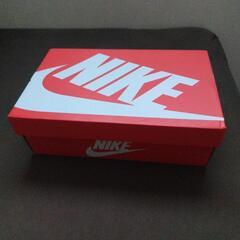   ️    NIKE  靴の空き箱