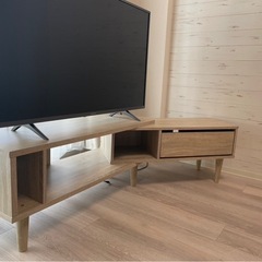 LOWYAのテレビ台