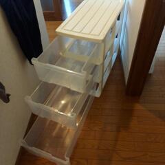3段衣装ケースの画像