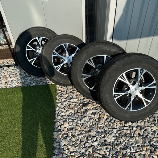 ハイエース純正アルミホイールタイヤ付き