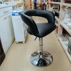 カウンターチェア☆昇降・ブラック・合成皮革、裏側補修箇所アリ、イス【こちらは店舗です。浜村鹿野温泉ICから3分 買取本舗 宮本リサイクル 営業時間9～19時 定休日水曜のみ←連絡できませんm(_ _)m】の画像