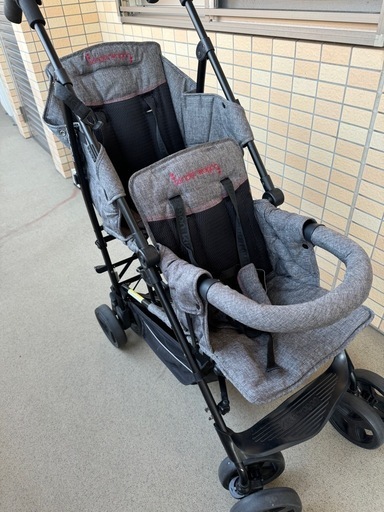 キンダーワゴン　二人乗りベビーカー