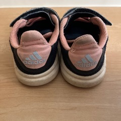 adidasスニーカー・12.5cmの画像