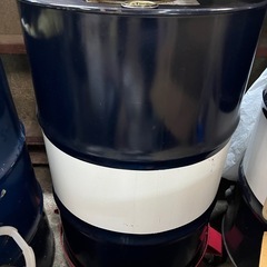 廃油（廃エンジンオイル）無料でお譲りします　引き取り限定 ※空ド...