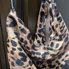 美品✨️ヒョウ柄の布製ショルダーBAGの画像