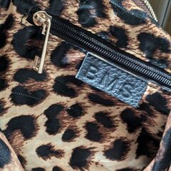 美品✨️ヒョウ柄の布製ショルダーBAGの画像