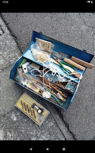 金属製道具箱　中身入り