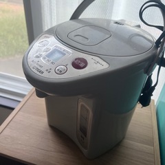 電気ポットの画像