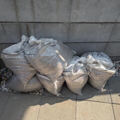残土6袋　【台風対策にいかがですか？】