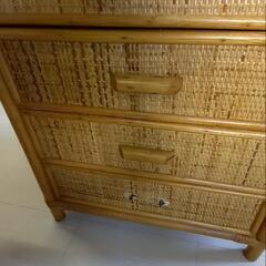 籐の整理棚の画像