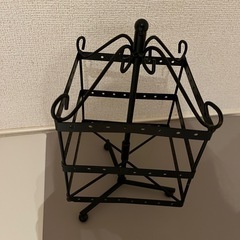 回転式アクセサリースタンド フライングタイガーの画像