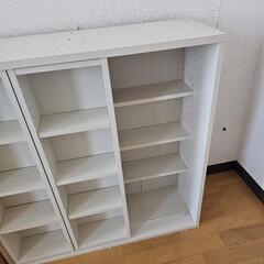 白い本棚