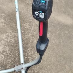 マキタ 18V 充電式草刈機 MUR190UDZの画像