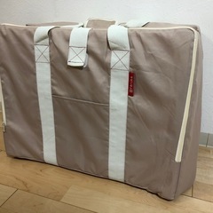 旅行用ベビーベッドの画像