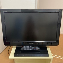 テレビとテレビ台の画像