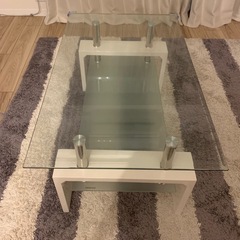 ガラステーブルの画像